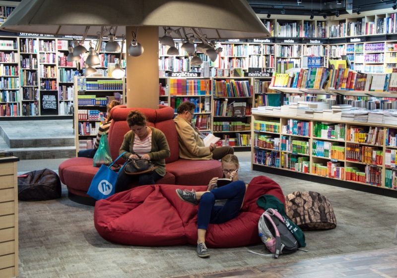magasin-MALAUSSENE-min_books_bookstore_book_reader_readers_reading_shop_sale_books-849006